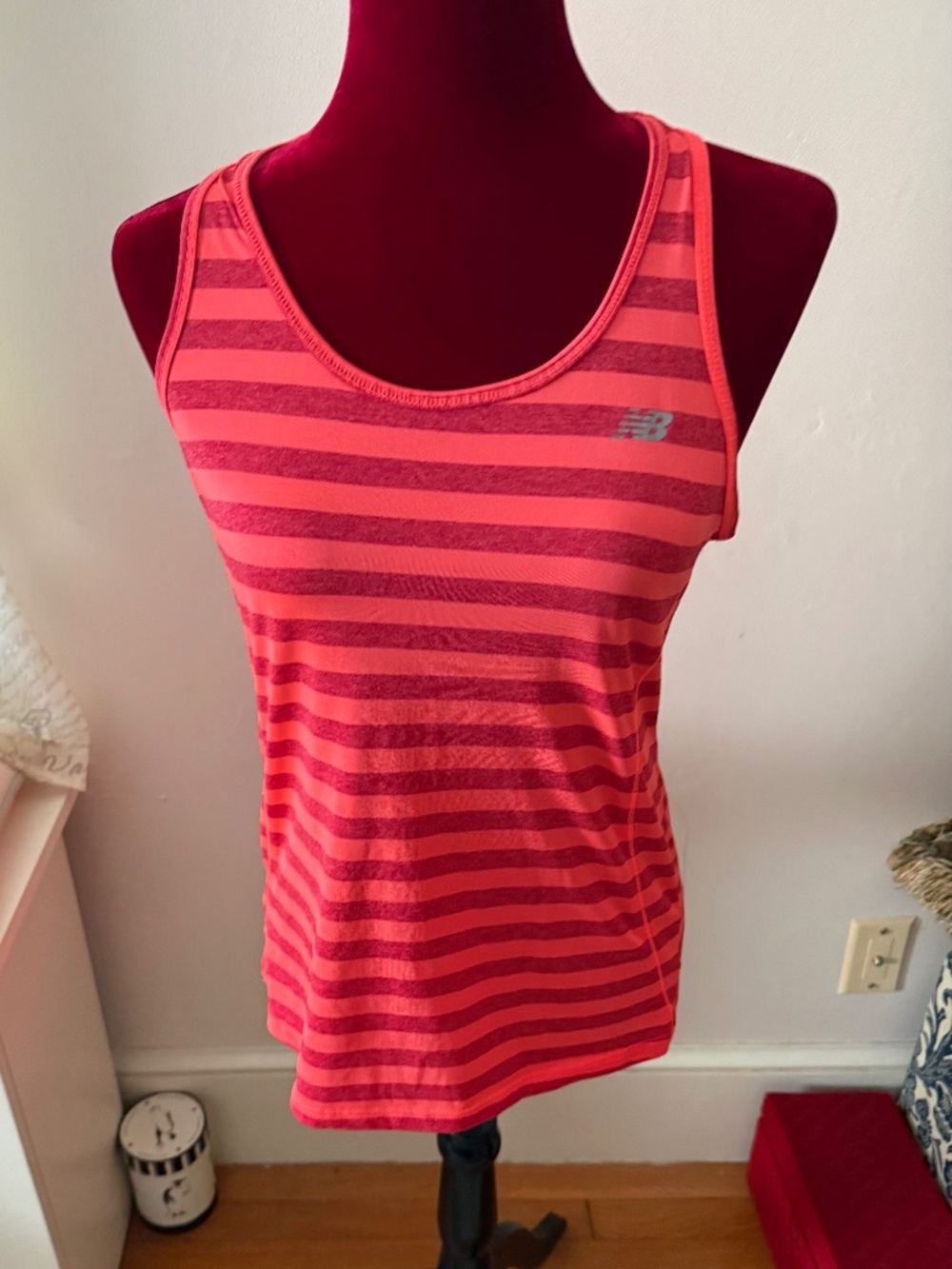 New Balance Wms Orange Tank Top size Med